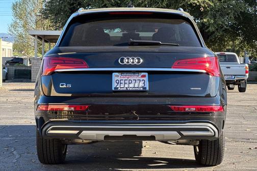 2023 Audi Q5 40 Premium