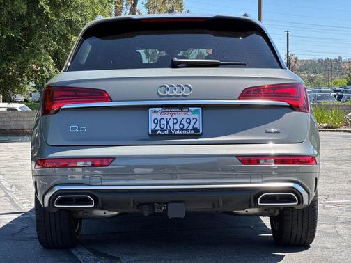 Chronos Gray Metallic 2023 Audi Q5 45 S line Premium Plus