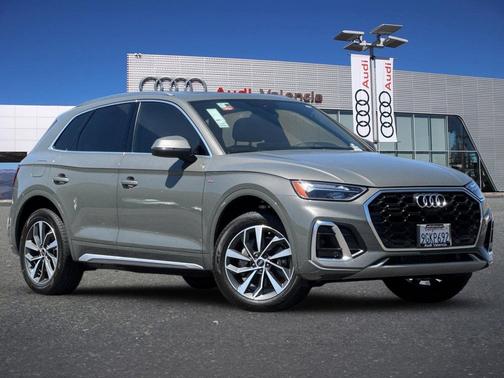 Chronos Gray Metallic 2023 Audi Q5 45 S line Premium Plus