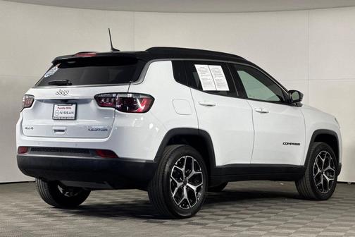 Bright White Clearcoat 2025 Jeep Compass Limited