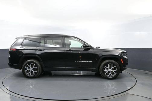 Diamond Black Crystal Pearlcoat 2024 Jeep Grand Cherokee L Limited