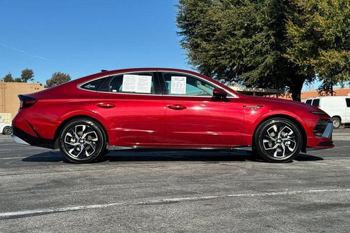2025 Hyundai SONATA SEL