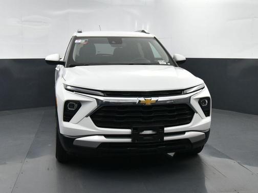 Summit White 2025 Chevrolet Trailblazer LT