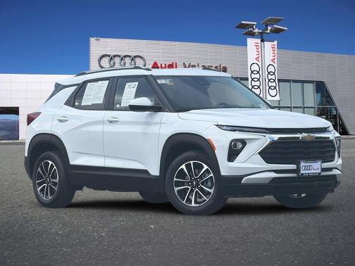 Summit White 2025 Chevrolet Trailblazer LT