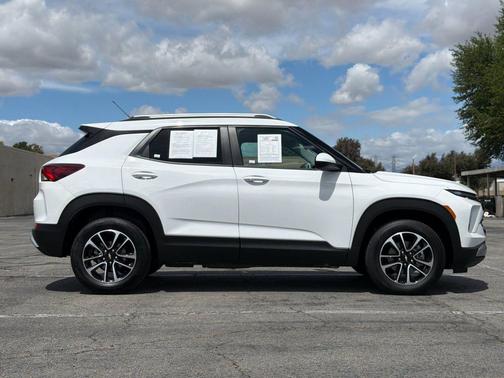 Summit White 2025 Chevrolet Trailblazer LT