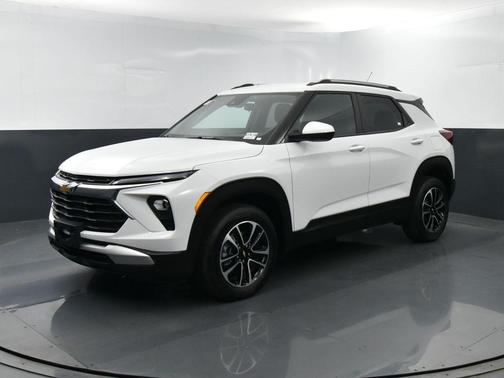 Summit White 2025 Chevrolet Trailblazer LT