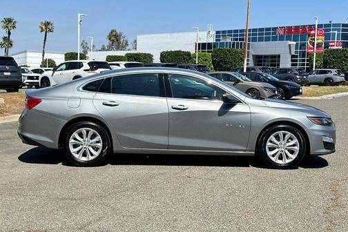 Sterling Gray Metallic 2024 Chevrolet Malibu FWD 1LT