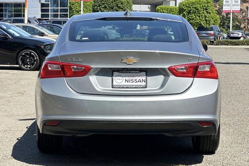 Sterling Gray Metallic 2024 Chevrolet Malibu FWD 1LT