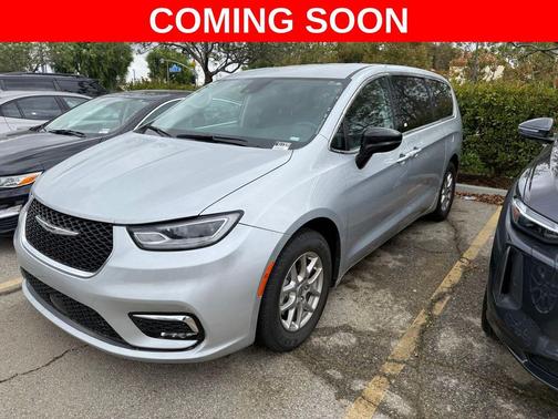 Silver Mist Clearcoat 2024 Chrysler Pacifica Touring L