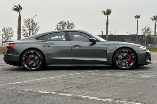 2026 Audi RS e-tron GT quattro