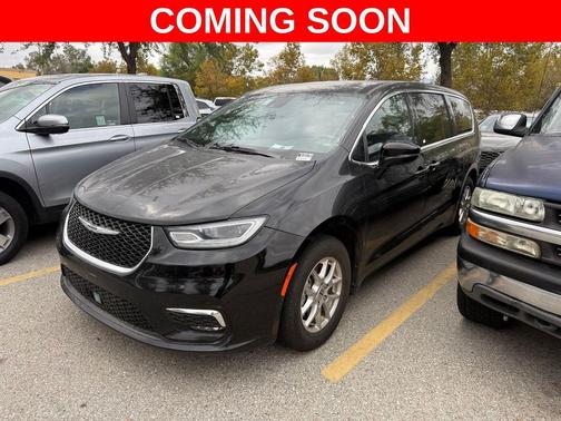 Diamond Black 2025 Chrysler Pacifica L
