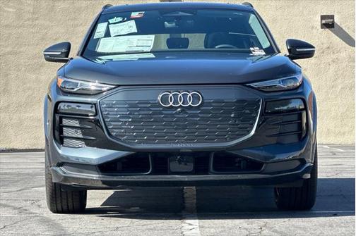 2025 Audi Q6 e-tron Premium quattro