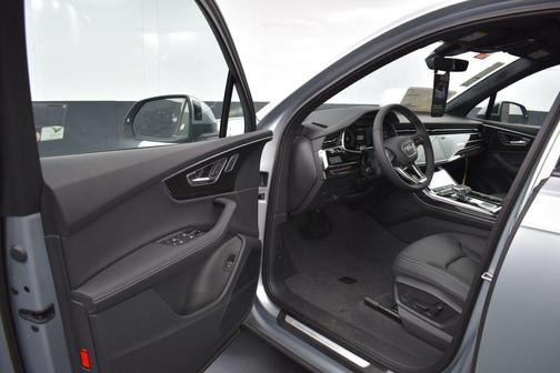 Satellite Silver Metallic 2026 Audi Q7 45 Premium Plus