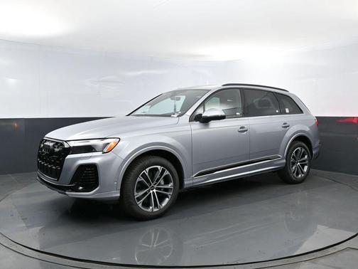 Satellite Silver Metallic 2026 Audi Q7 45 Premium Plus