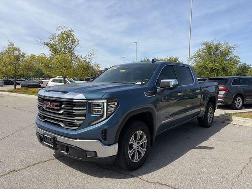 2024 GMC Sierra 1500 SLT