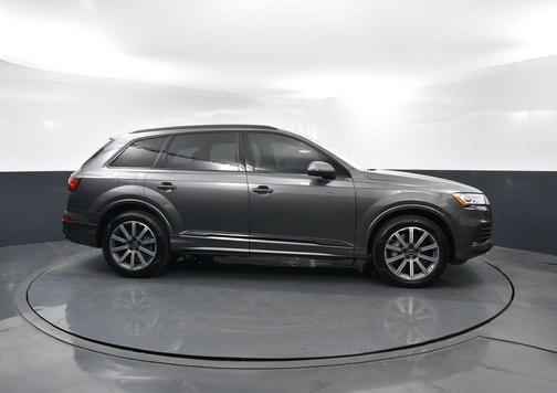 Samurai Gray Metallic 2022 Audi Q7 45 Premium Plus