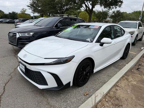Ice Cap 2025 Toyota Camry SE