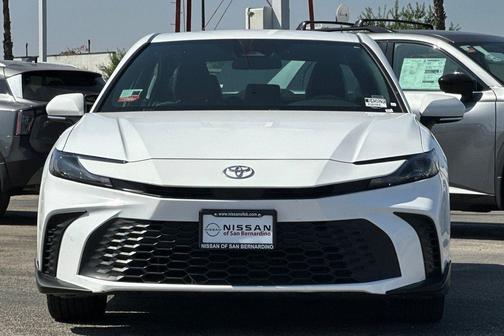 Ice Cap 2025 Toyota Camry SE