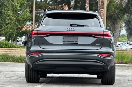 2025 Audi Q6 e-tron Premium Plus quattro