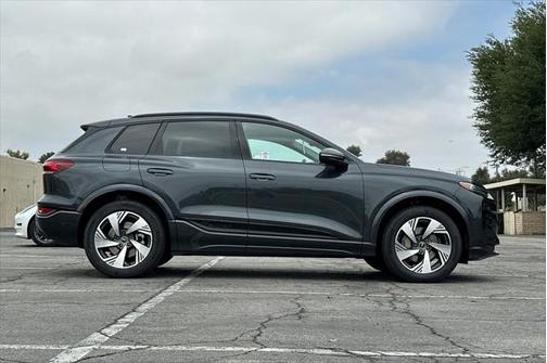 2025 Audi Q6 e-tron Premium Plus quattro