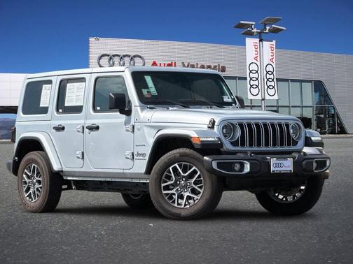 Silver Zynith Clearcoat 2024 Jeep Wrangler 4-Door Sahara 4x4