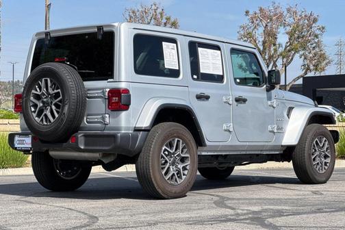 2024 Jeep Wrangler 4-Door Sahara 4x4