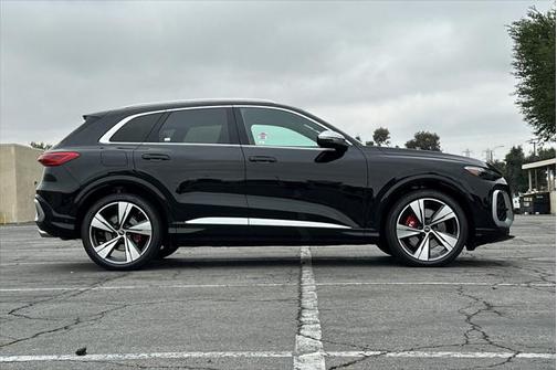 2025 Audi SQ5 3.0T Premium Plus