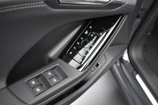Gray 2027 Audi Q6 e-tron Premium quattro