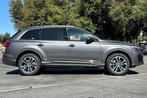 2026 Audi Q7 45 Premium