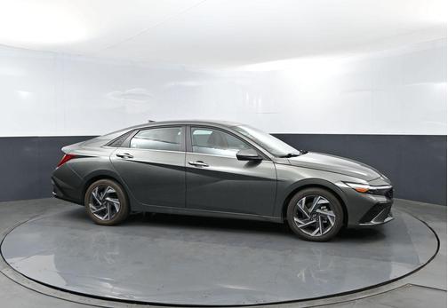 Amazon Gray 2025 Hyundai ELANTRA SEL