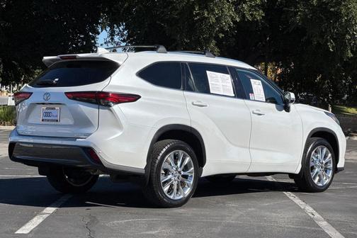 2022 Toyota Highlander Limited
