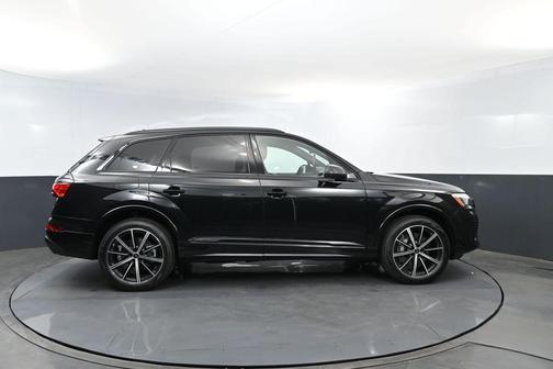 Mythos Black Metallic 2026 Audi Q7 45 Premium Plus