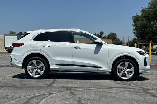 2025 Audi Q5 Premium Plus