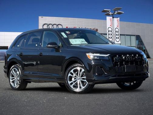 Mythos Black Metallic 2026 Audi Q7 45 Premium