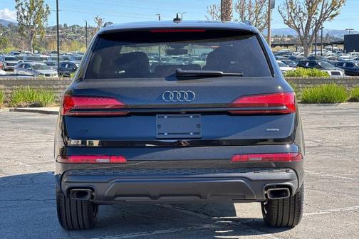 2026 Audi Q7 45 Premium