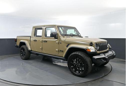 41 2025 Jeep Gladiator Nighthawk