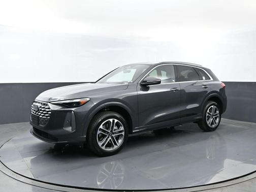 Tambora Gray Metallic 2026 Audi Q5 Premium TFSI quattro S tronic