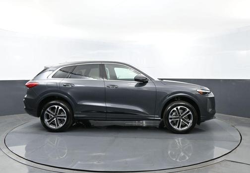 Tambora Gray Metallic 2026 Audi Q5 Premium TFSI quattro S tronic