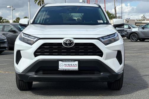 Ice Cap 2024 Toyota RAV4 XLE