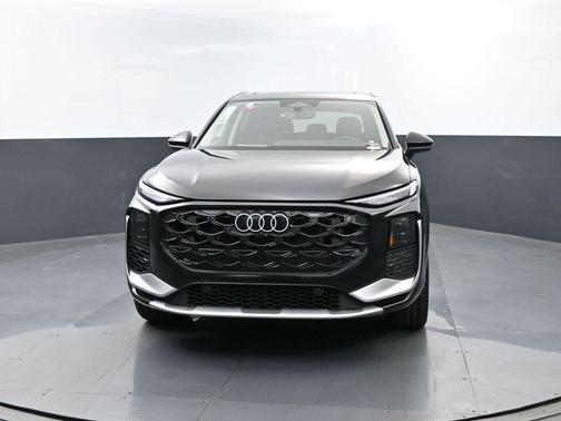 Mythos Black Metallic 2026 Audi Q3 TFSI quattro S tronic