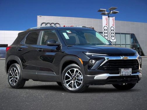 Black Metallic 2025 Chevrolet Trailblazer LT