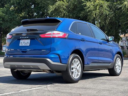 Blue Metallic 2024 Ford Edge SEL