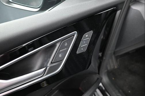 Mythos Black Metallic 2023 Audi Q4 e-tron Premium Plus 50 quattro