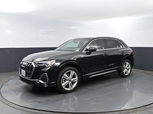 Mythos Black Metallic 2024 Audi Q3 45 S line Premium Plus