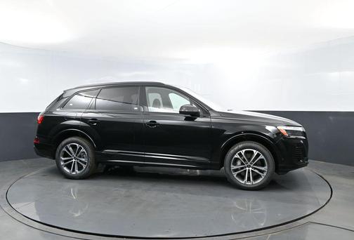 Mythos Black Metallic 2026 Audi Q7 45 Premium Plus