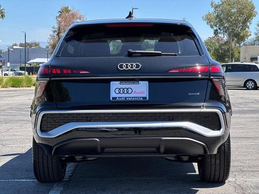 Mythos Black Metallic 2026 Audi Q3 S line