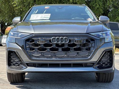 Daytona Gray Pearl Effect 2026 Audi Q8 55 Prestige