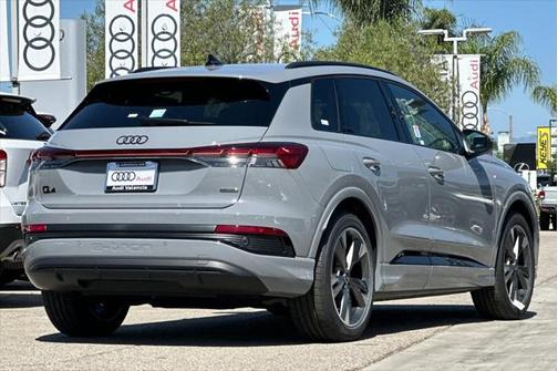 2025 Audi Q4 e-tron Premium 55 quattro
