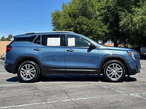 2024 GMC Terrain SLT