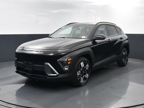 Abyss Black Pearl 2025 Hyundai KONA SEL